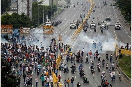 ارتفاع عدد قتلى الاضطرابات في فنزويلا