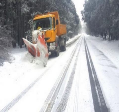 التساقطات الثلجية تتسبب في إغلاق 5 آلاف كلم من الطرق الوطنية