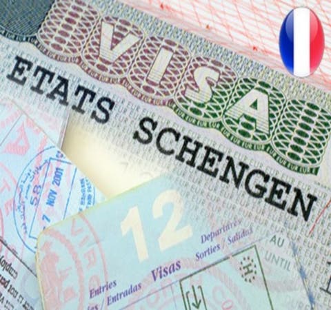 المغاربة في الرتبة الثالثة في عدد الحاصلين على التأشيرات الفرنسية