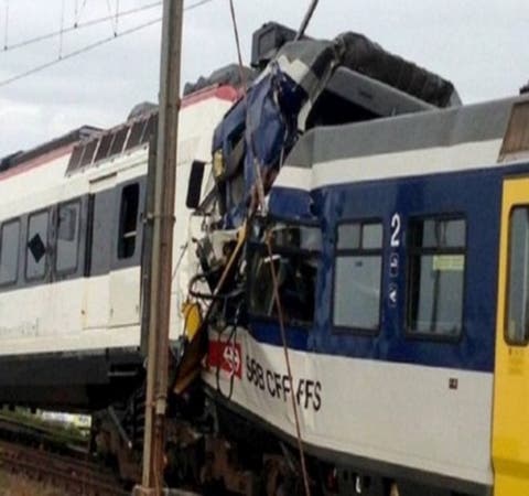 إصابة 200 شخصا في حادث تصادم قطارين بجنوب إفريقيا