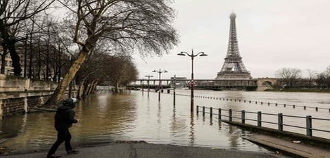 باريس تنتظر انحسارا “بطيئا جدا” لمياه السين