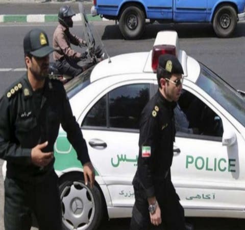 ﻿إيران: مقتل ثلاثة عناصر شرطة في هجوم بحافلة