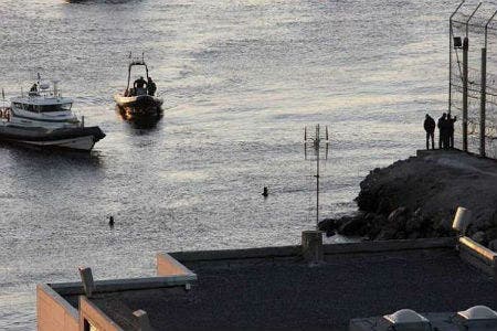 Photo of البحرية المغربية تنتشل جثث “حوالى عشرين” مهاجرا في البحر