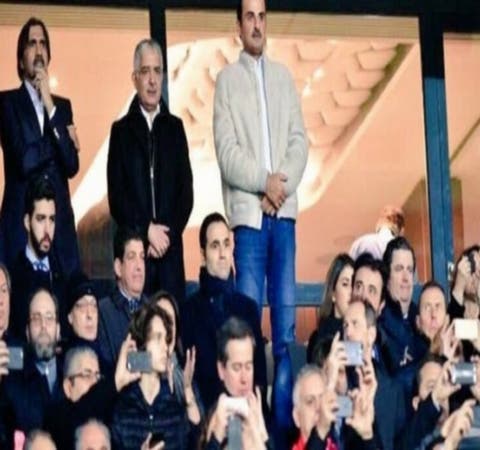 بالصورة: البكوري الى جانب أمير قطر وولده وديفيد بيكام بملعب “الأمراء”