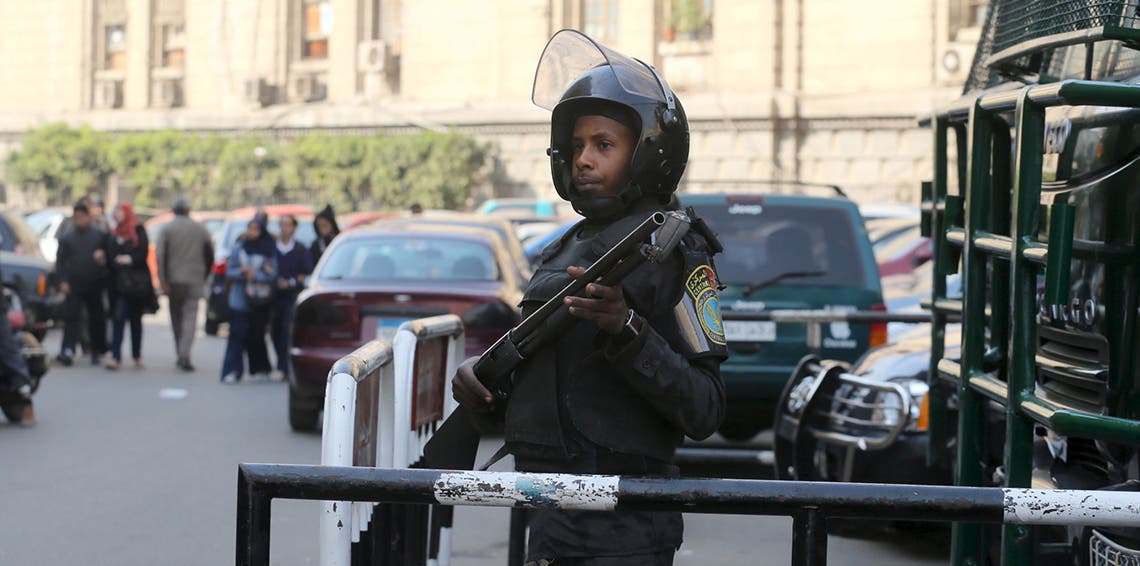 Photo of مقتل شخص وإصابة اثنين جراء انفجار بمصر