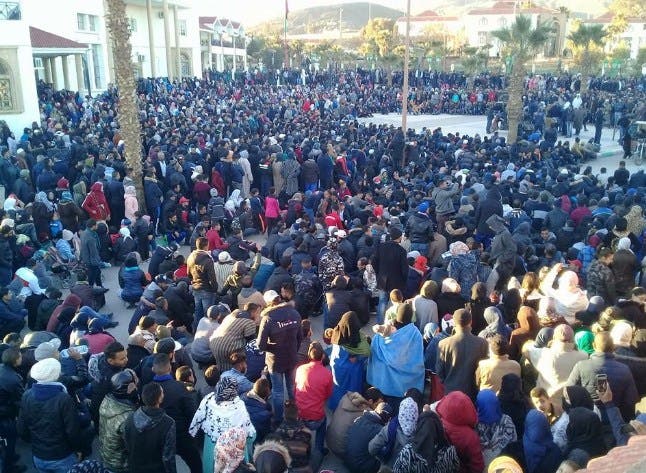 Photo of المحتجون يعودون إلى جرادة والإضراب يشل حركة المنطقة