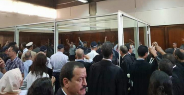 Photo of محامي الدولة يطالب المحكمة بإنهاء وضع الزفزافي بزنزانة انفرادية