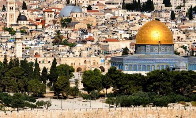 Photo of عباس: لن نسمح باعتبار القدس عاصمة لإسرائيل