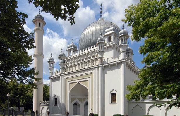 Photo of أقدم مسجد في ألمانيا يفتح أبوابه من جديد