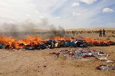Photo of العيون… حرق وإتلاف أزيد من 6 أطنان من مخدر الشيرا ومواد أخرى محظورة