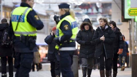 السويد تعتقل 3 أشخاص خططوا لـ”هجوم إرهابي”