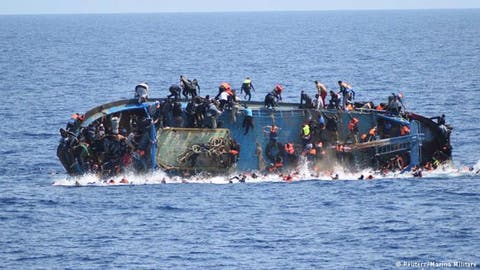 انقاذ 366 مهاجرا سريا حاولوا الوصول الى السواحل الاسبانية