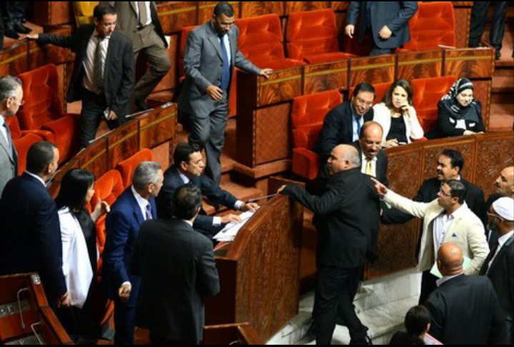 مشادات عنيفة ل" ياسين الراضي" تفك ارتباط "الأحرار" بالدستوري