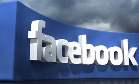 “فيسبوك” تطرد مهندسا تجسس على النساء على الإنترنت