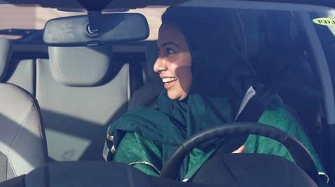 مسؤول سعودي: للمرأة الحق في قيادة سيارات الأجرة
