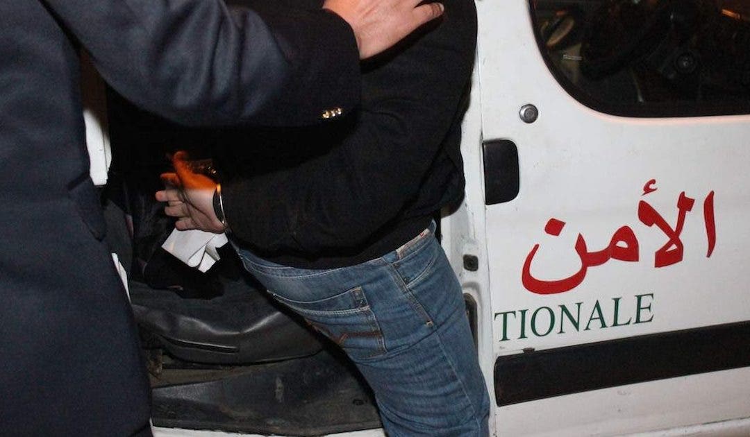 Photo of أكادير:اعتقال صباغ وهو يمارس الرذيلة على متشرد