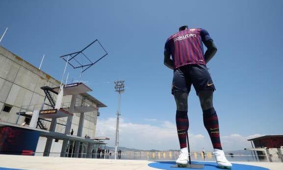 Photo of بالصور : الكشف عن قميص برشلونة الجديد