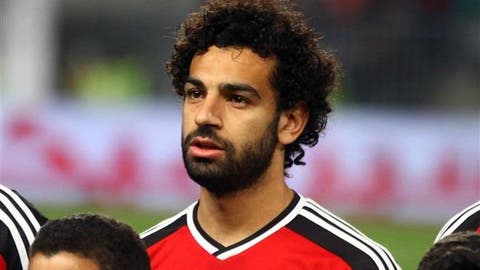الجماهير المصرية تعد مفاجأة لصلاح في مباراة الأوروغواي
