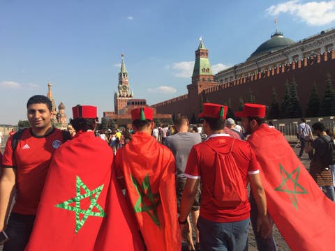 الجماهير المغربية تتقاطر على الساحة الحمراء بقلب العاصمة الروسية (+فيديو)