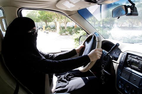 السعودية تبدأ إصدار رخص قيادة السيارات للنساء رسميا