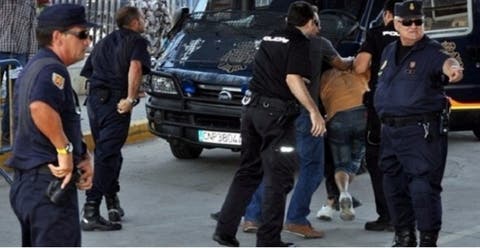 السلطات الاسبانية تعتقل عصابة مغربية بسبب تورطهم في الاتجار بالبشر
