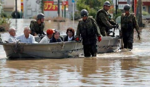 اليابان أمام كارثة.. 100 قتيل جراء الأمطار التاريخية