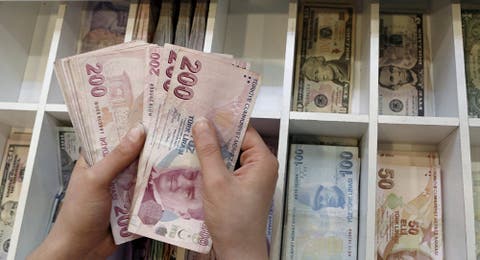تركيا تتخذ إجراءات جديدة لدعم العملة الوطنية