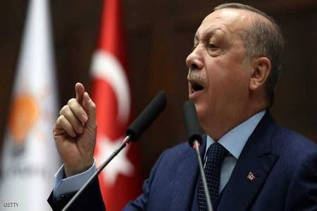 أردوغان للأتراك: اسحبوا دولاراتكم من تحت الوسائد وادعموا الليرة!