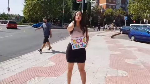 مغربية تعرض جسدها “للجنس بالمجان” بشوارع إسبانيا