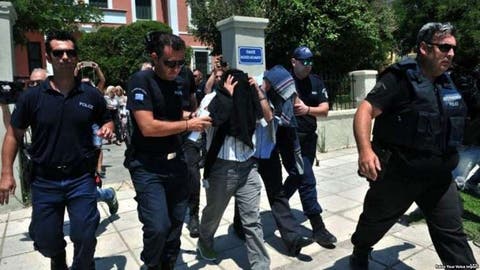 تركيا تعتقل 33 ضابطا وتلاحق 28 آخرين للاشتباه بصلتهم بغولن