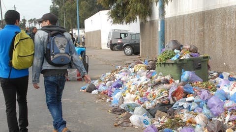 إضراب عمال النظافة يحول الدار البيضاء إلى مطرح نفايات كبير
