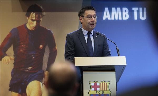 Photo of رئيس برشلونة يكشف موقفه من غياب ميسي عن جائزة افضل لاعب