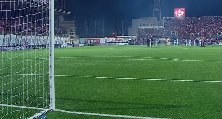 Photo of هتافات عنصرية تتسبب في انسحاب فريق عراقي أمام اتحاد الجزائر