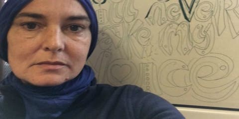 المغنية الإيرلندية “سينيد أوكونور” تعتنق الإسلام