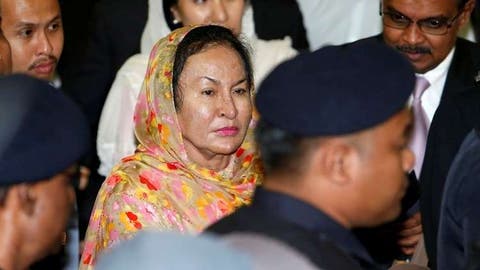 ماليزيا تعتقل زوجة رئيس الوزراء السابق عبد الرزاق