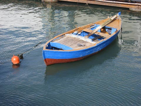 الدرك البحري يوقف قاربين متلبسين بجني الطحالب خارج الفترة القانونية‎