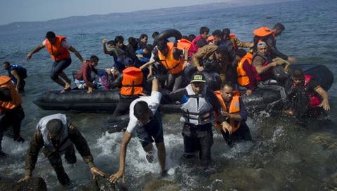 إنقاذ مركب مطاطي من الغرق كان يضم 37 مهاجرا مغربيا بطنجة