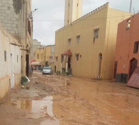 تارودانت : أحياء سكنية ببلدية الكردان تغرق في الاوحال