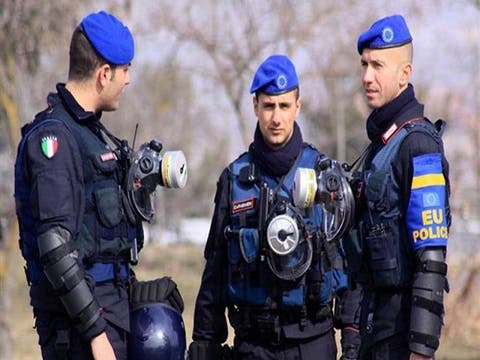 الشرطة الإيطالية: اعتقال شخص احتجز رهائن في إيطاليا