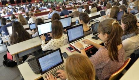 خبر غير سار للطلبة المغاربة بفرنسا .. الزيادة في رسوم التسجيل بالجامعات