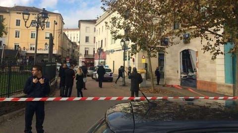 فرنسا .. امرأة تهدد بتفجير بنك جنوب البلاد