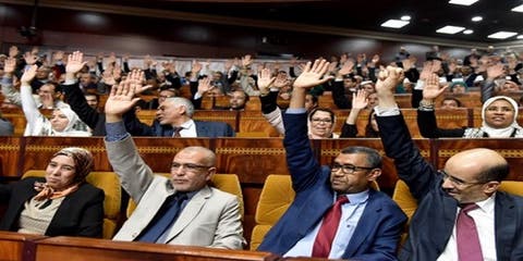 مفاجأة ..“البيجيدي” يصوت ضد استرجاع 17 مليار درهم من شركات المحروقات