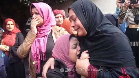 بكاء وانهيارات خلال وقفة احتجاجية مطالبة برحيل وزير التعليم