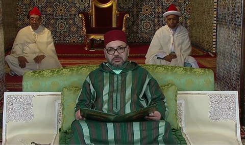 الملك يسلم 8 جوائز في القرآن والفكر الإسلامي والخط والزخرفة