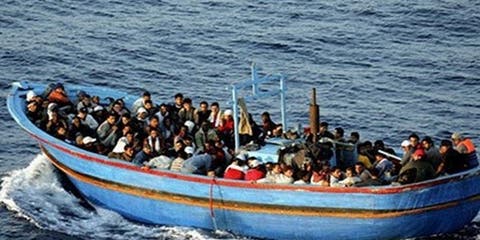 مقتل 18 مهاجرا افريقياً قبالة ساحل مليلية وإنقاذ 100 آخرين
