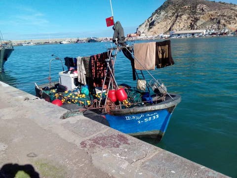 صيادون ينقذون قارب صيد مغربي بمدينة الغزوات الجزائري