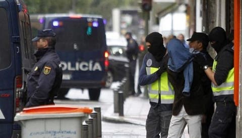 الشرطة الإسبانية تعتقل مغربيا يروج ل”التطرف” عبر “الفيسبوك”