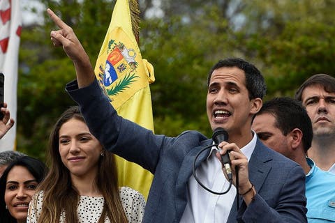 غوايدو يعلن أنه سيسيطر على ممتلكات فنزويلا في الخارج