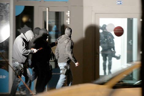 فرنسا..14 شخصا أمام القضاء على خلفية هجمات باريس الارهابية