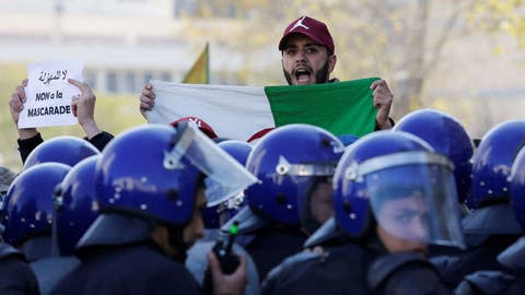 الجزائر .. التلاميذ و الطلاب يحتجون ضد ترشح بوتفليقة لولاية خامسة